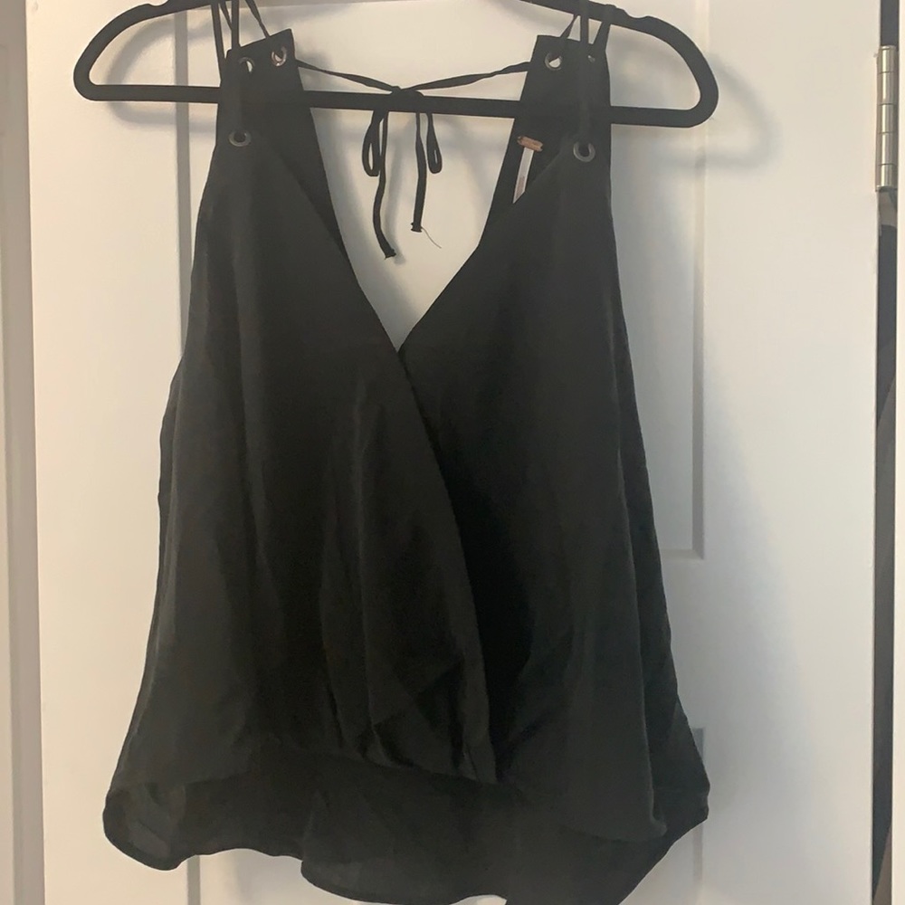 Cropped loose tank top with eyelet straps
